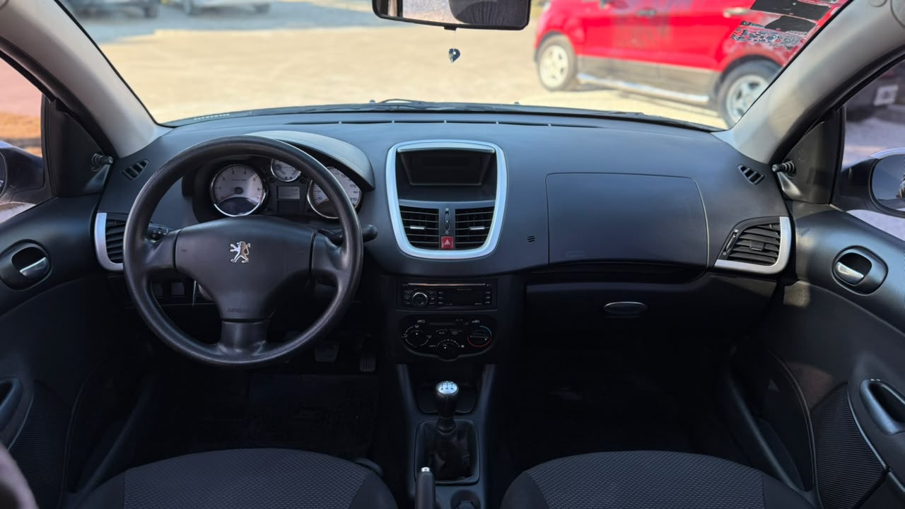 PEUGEOT - 207 COMPACT  ALLURE 1.4  - MANUAL  - 2013